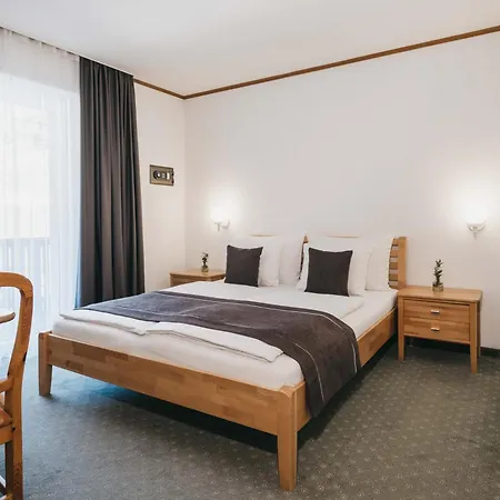 Haus Bellevue アパートホテル ザーファウス